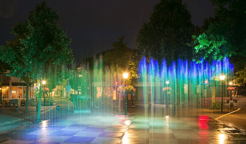 Playfountain waterjets and lightshow