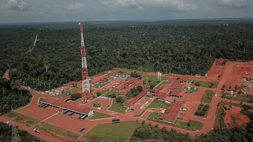 a tall tower in a city