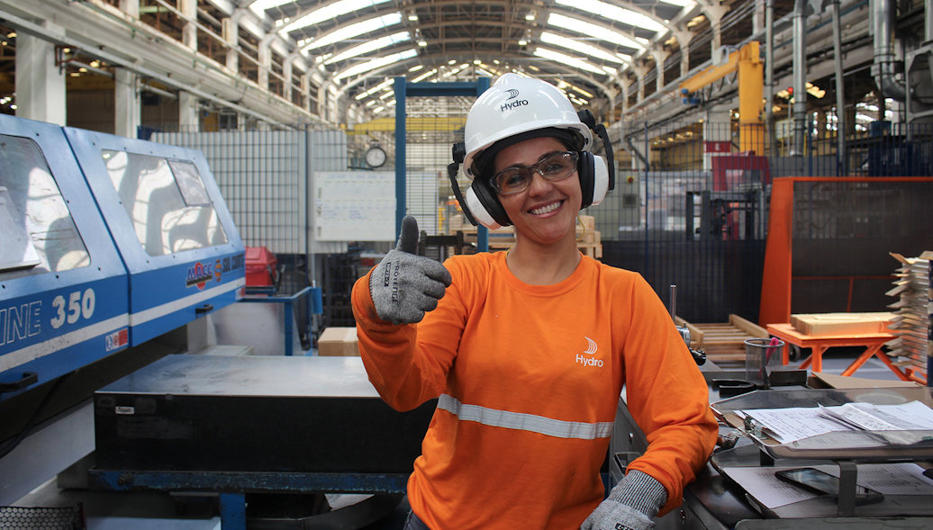 Worker at Hydro's Utinga plant in Brazil