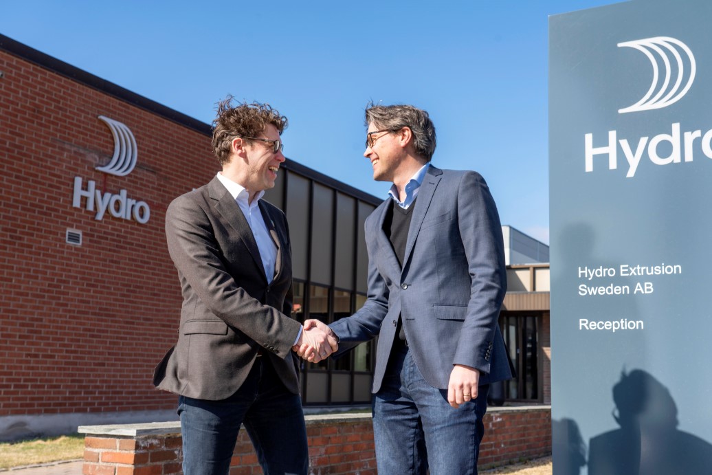 Jonas Hernborg, vd Elitfönster och Jonas Bjuhr, vd Hydro Extrusion Sweden fördjupar samarbetet.