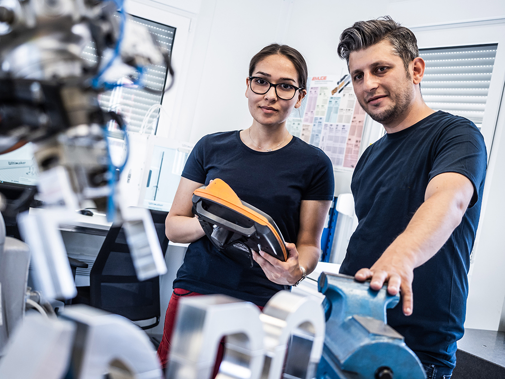 Ibrahim Altundal mit einer Kollegin