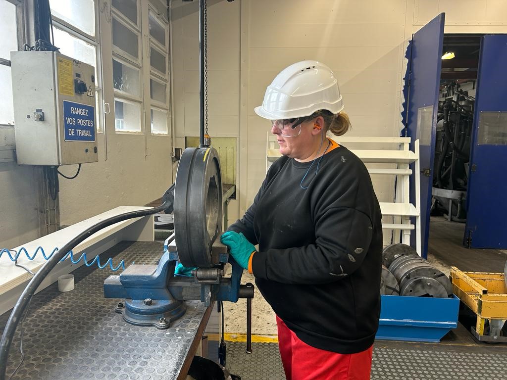 Carole Lasnier au service maintenance outillage de Lucé