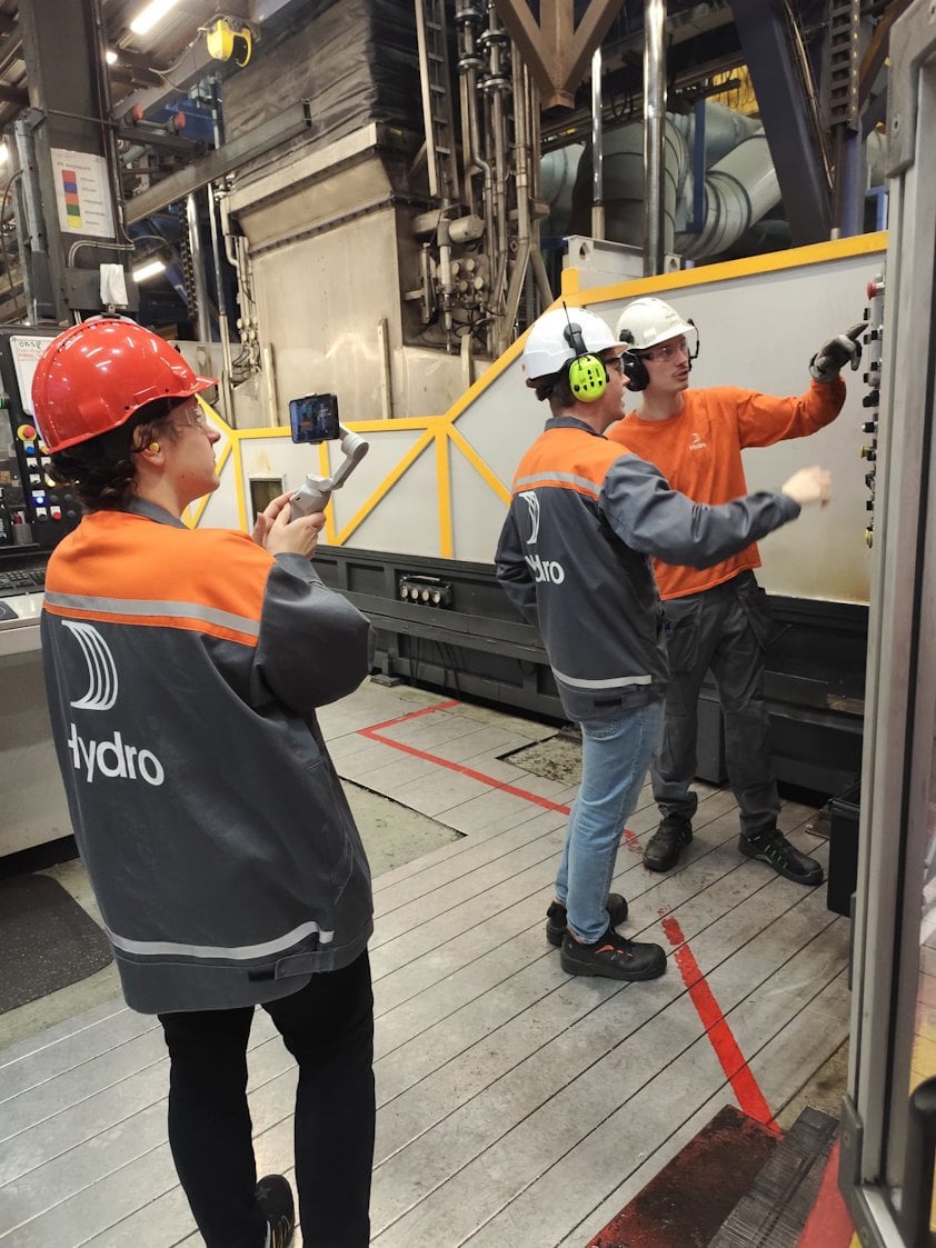 Isabel Witting im Hydro Werk Schweden