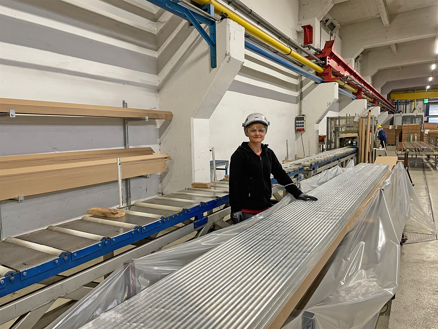 Tina Hürthe in der Verpackung