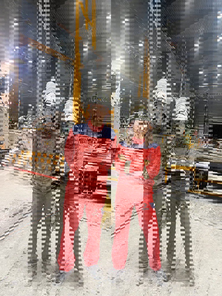 Jacob Emil Tønnesen and Marte Stamland at the casthouse in Årdal